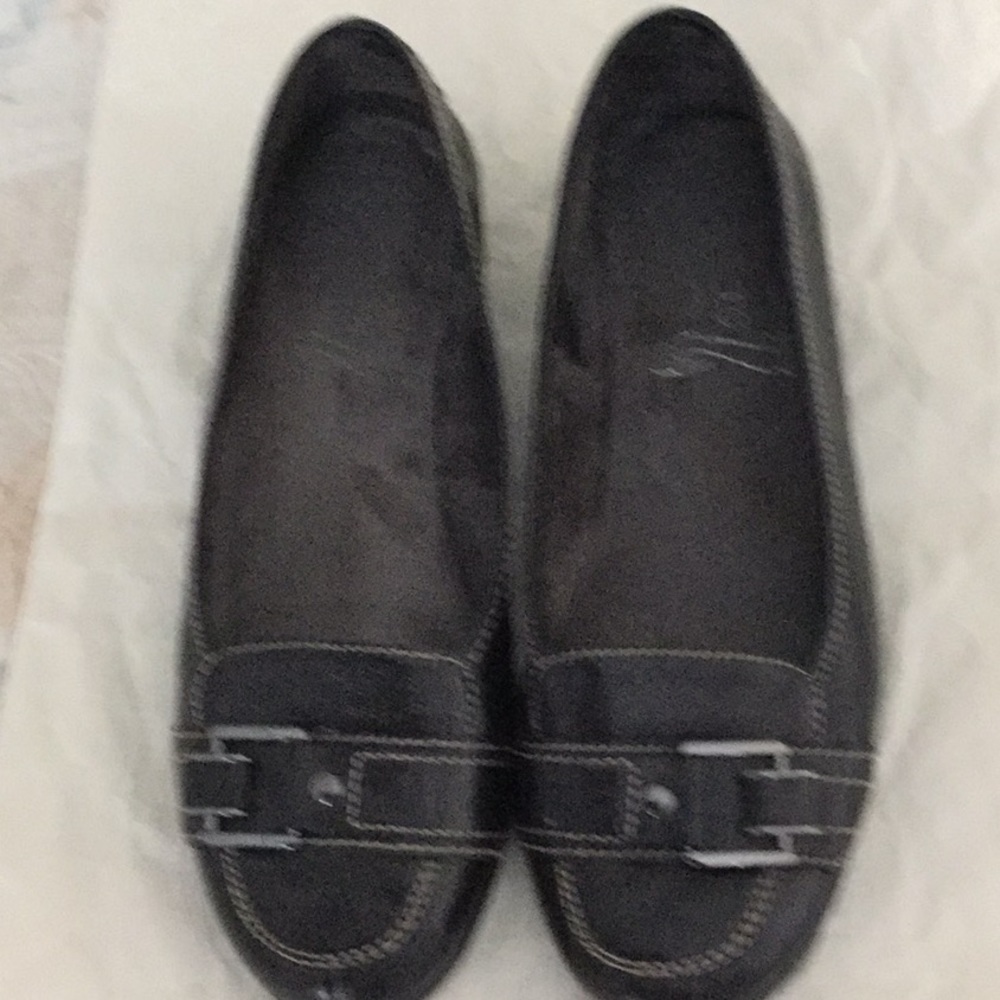 black flat, slightly worn, smoke & pet free home